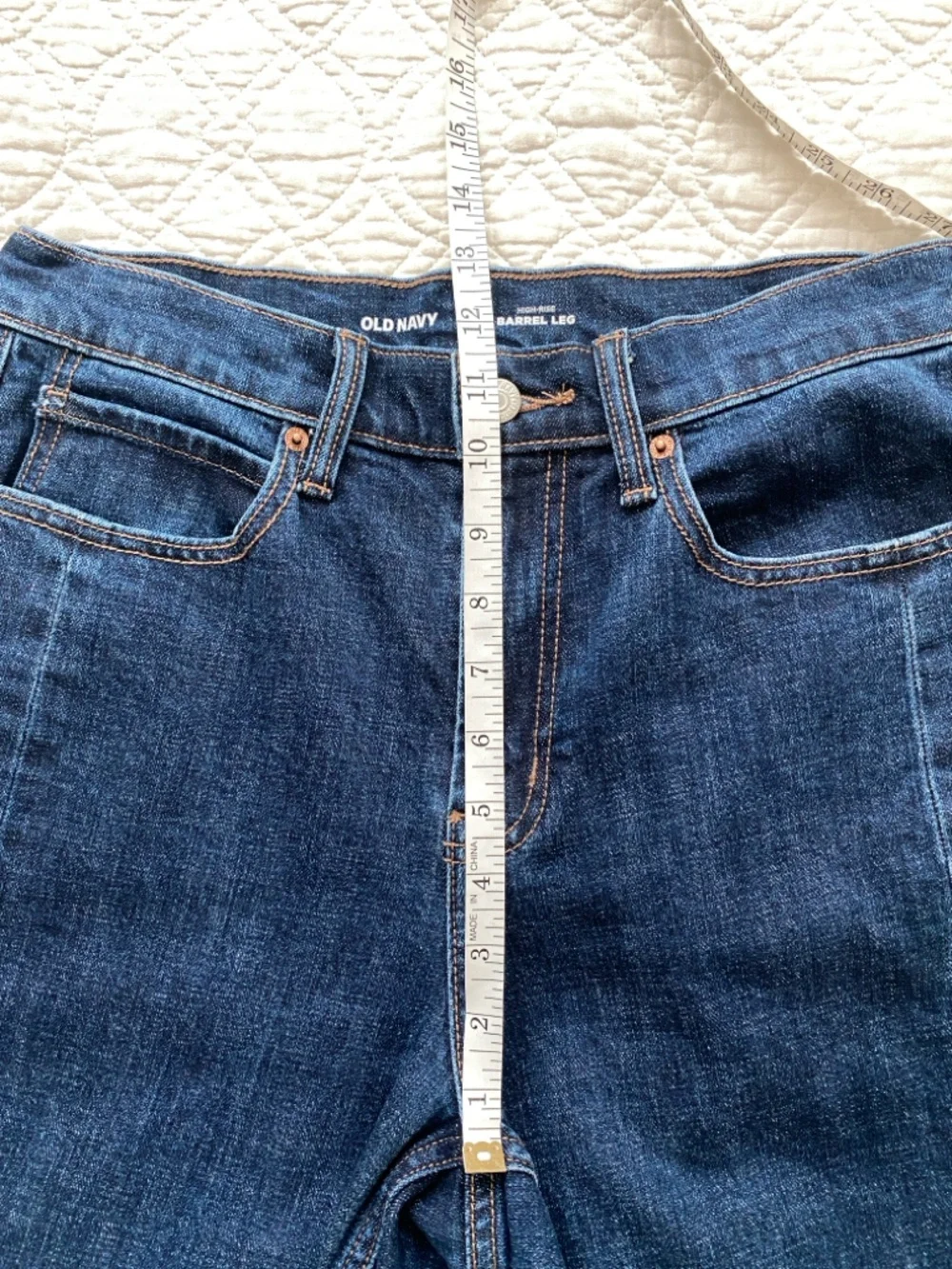 Old Navy Evie High Rise Barrel Leg Dark Wash Trending Jeans Size 8 - Picture 6 of 16